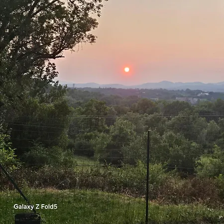 Δωμάτια σε οικογενειακή κατοικία La Detente ! Petit Dejeuner Inclus